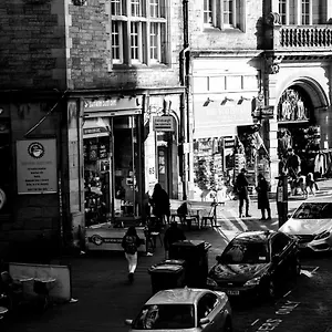  Hostel Backpackers - Over 18s Only