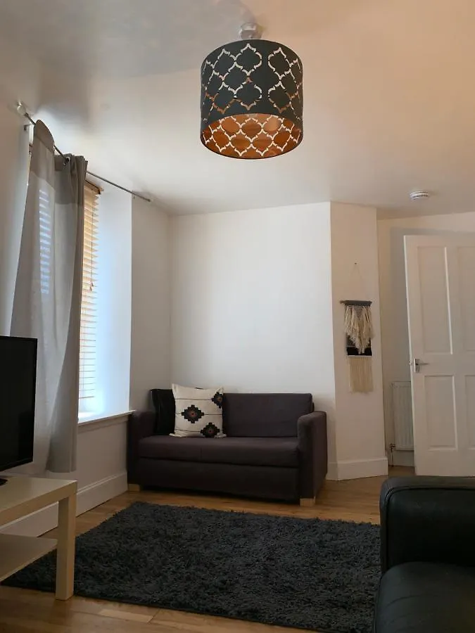 Charming 5-Bed Apartment In 爱丁堡