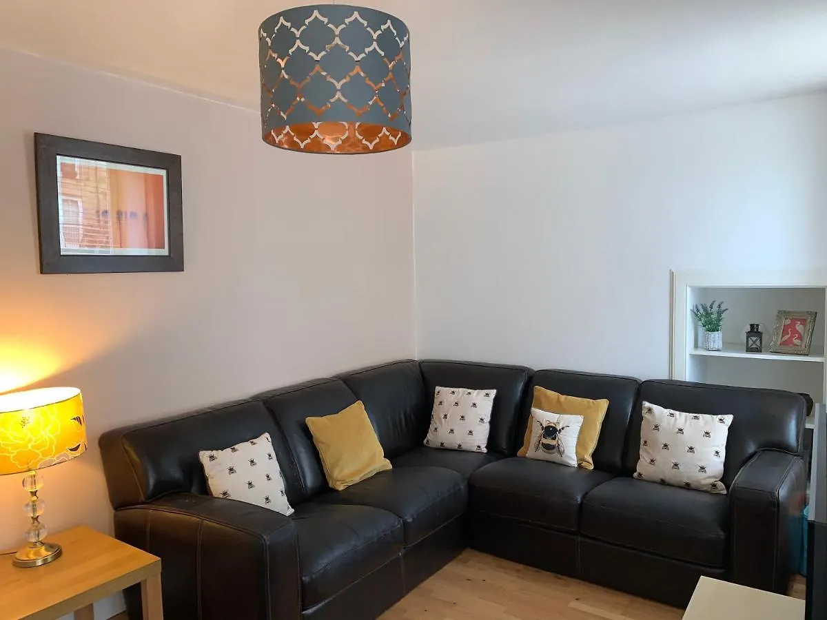 Charming 5-Bed Apartment In 爱丁堡